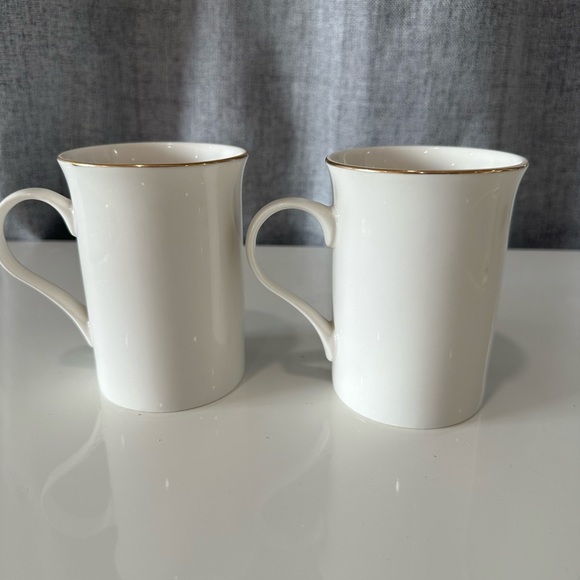 2 Carolyns Irish cream coffee mugs. White with gold rim. Collectors cup. New - Picture 6 of 8